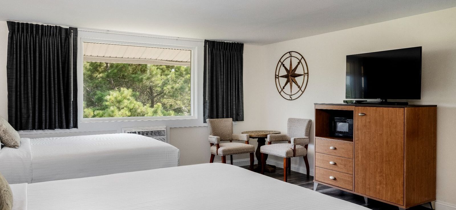 Dune Crest Hotel - Waterview, 1 King Balcony