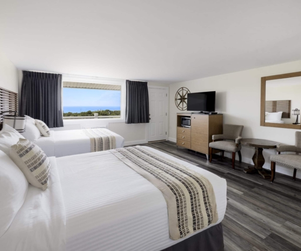 Dune Crest Hotel - Waterview, 2 Doubles, Balcony, No Pets