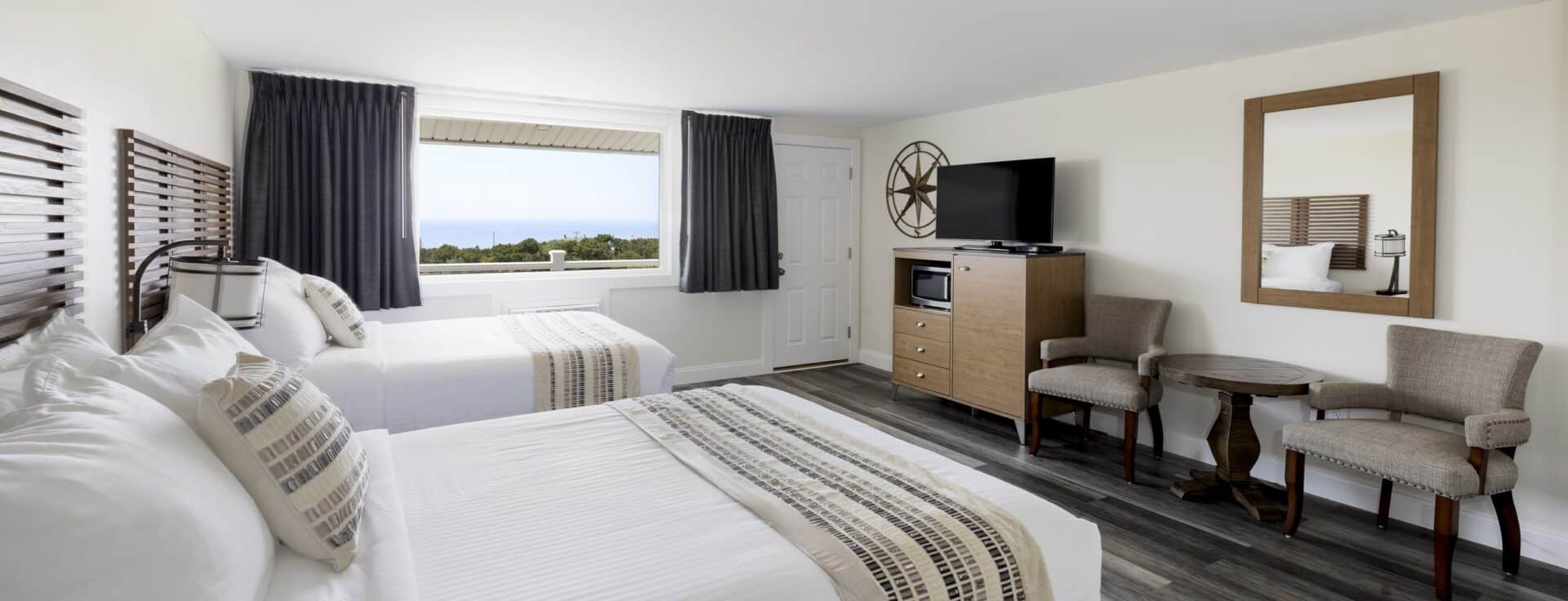 Dune Crest Hotel - Pet Friendly Waterview Double Balcony